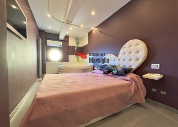 camera da letto - Trilocale Via Vittorio Veneto 38, Sanremo - foto 13