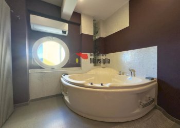 vasca idromassaggio - Trilocale Via Vittorio Veneto 38, Sanremo - foto 14