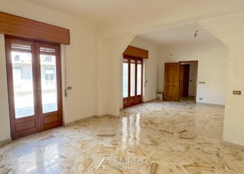 IMG_6111.jpg - Villa VIA ALBERT EINSTEIN 9, Adrano - foto 5