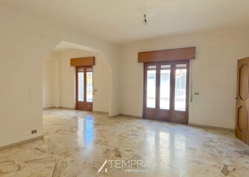 IMG_6113.jpg - Villa VIA ALBERT EINSTEIN 9, Adrano - foto 8