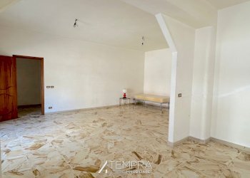 IMG_6112.jpg - Villa VIA ALBERT EINSTEIN 9, Adrano - foto 13