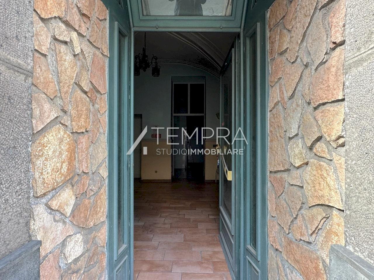 5904445031513704042.jpg - Commercial Premises Adrano - photo 3