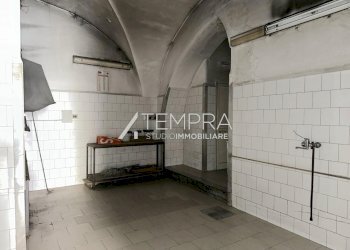 5904445031513704030.jpg - Commercial Premises Adrano - photo 10