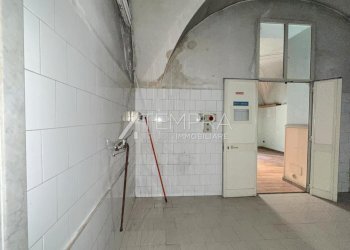 5904445031513704038.jpg - Commercial Premises Adrano - photo 12