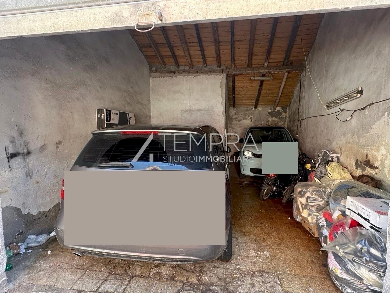 5893251595121052209.jpg - Box Adrano - foto 3