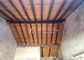 5893251595121052210.jpg - Box Adrano - foto 5