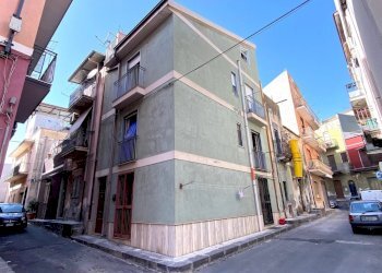 131215_47b712ecfc8022eeb98186ee52ce844514b3cabf.jp - Casa indipendente Adrano - foto 2