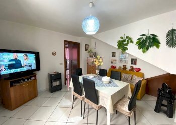 131215_e44d1bdb355bd2c5f2fca230da13e0ba7c784170.jp - Casa indipendente Adrano - foto 3