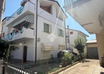 Trilocale Viale MArenzio, Riccione - foto 1