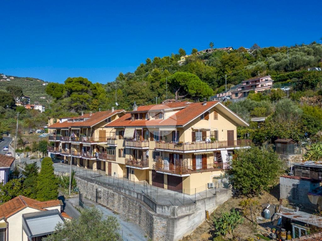 Four-room apartment Via Cantalupo, Imperia - photo 1