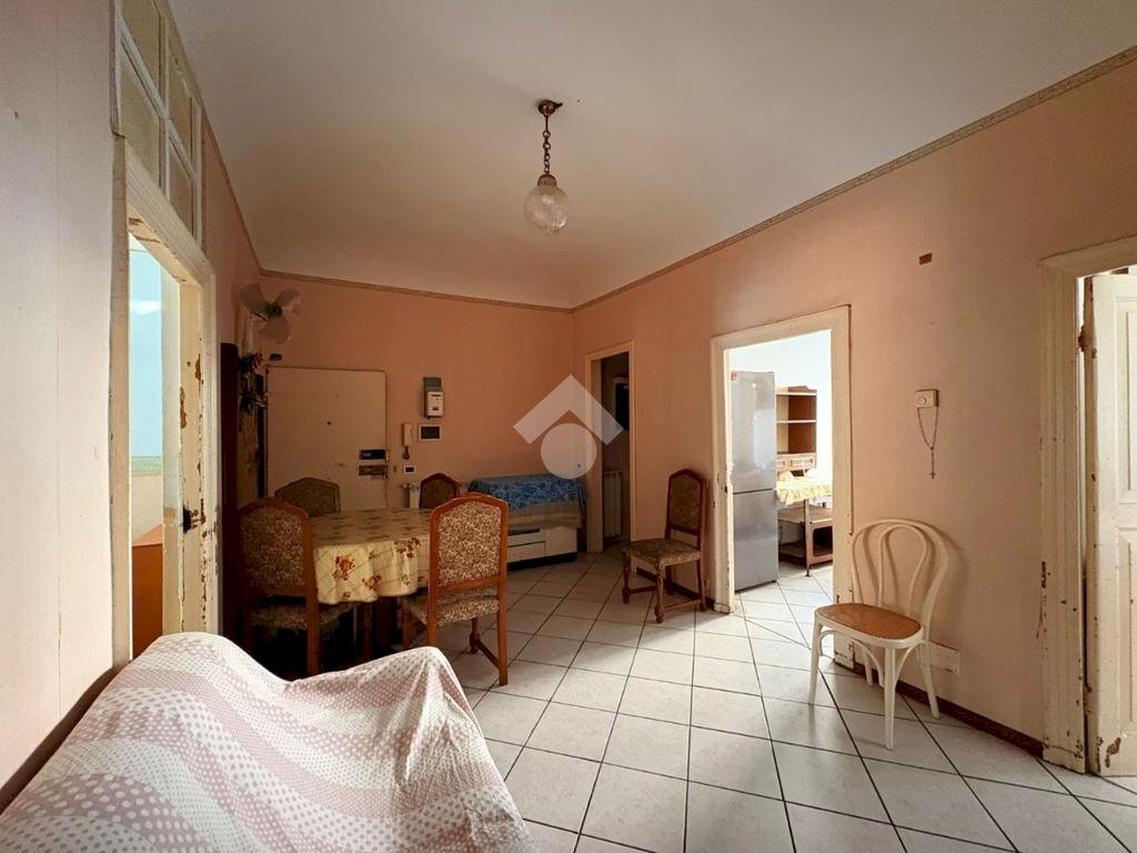 Four-room apartment Via Montenotte, Savona (neighborhood Centro) - photo 2