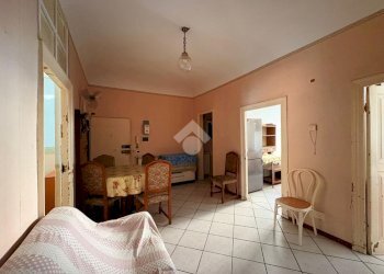 Four-room apartment Via Montenotte, Savona (neighborhood Centro) - photo 2