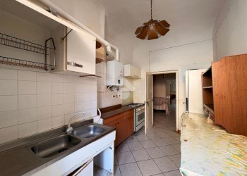 Four-room apartment Via Montenotte, Savona (neighborhood Centro) - photo 6