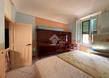 Four-room apartment Via Montenotte, Savona (neighborhood Centro) - photo 32