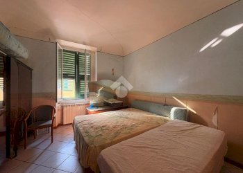 Four-room apartment Via Montenotte, Savona (neighborhood Centro) - photo 19