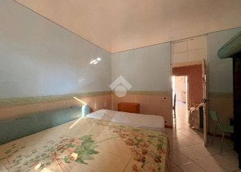 Four-room apartment Via Montenotte, Savona (neighborhood Centro) - photo 34