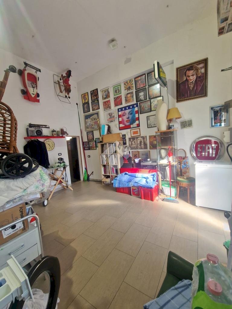 Negozio Via Antonio di Vincenzo, Bologna - foto 2