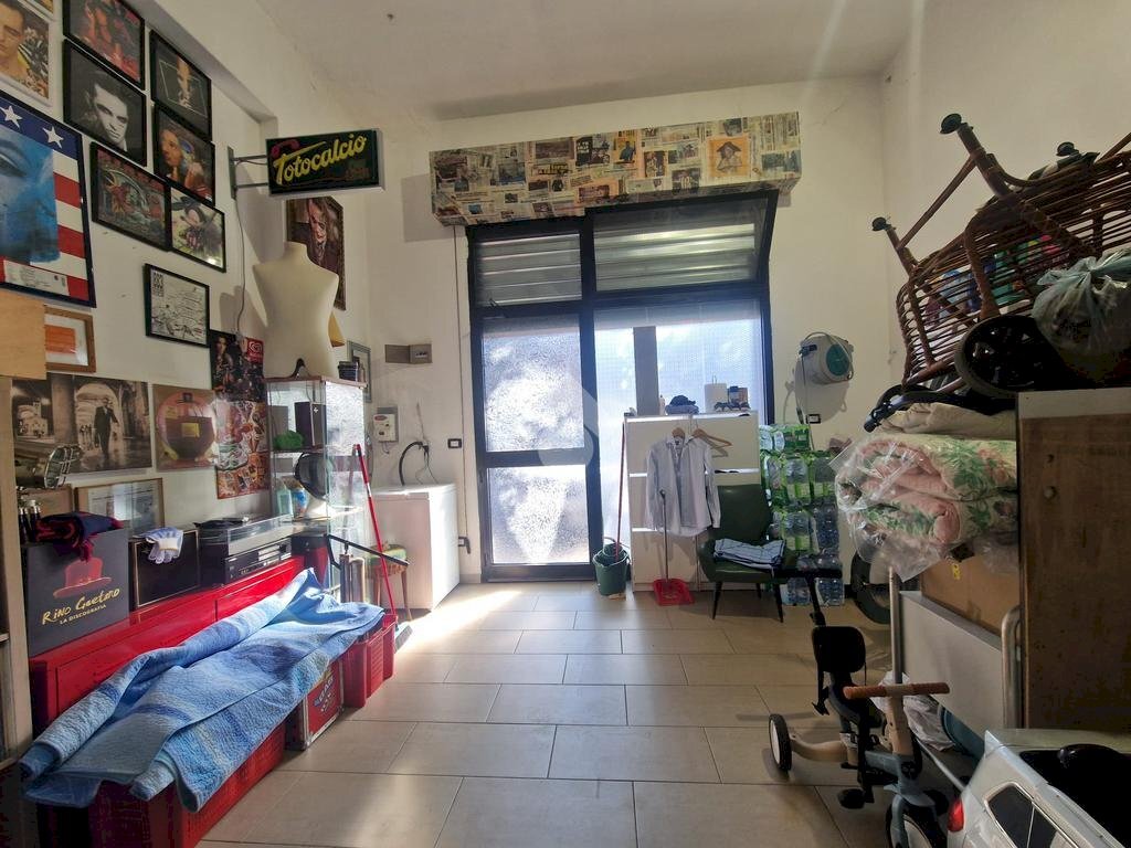 Negozio Via Antonio di Vincenzo, Bologna - foto 3