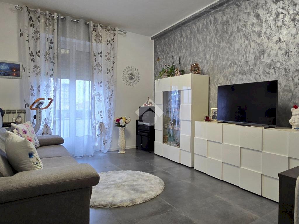 Three-room apartment Via umbria, Cinisello Balsamo - photo 1