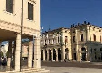 Foto 1 - Locale Commerciale CORSO MAZZINI
 
105/A, Montebelluna - foto 1