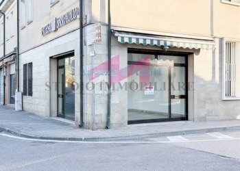 Foto 1 - Negozio Via Cesare Battisti
70, Castelmassa - foto 1