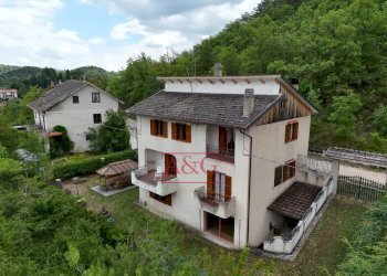 Foto 1 - Villa Località Montazzolino, Montefortino - foto 1