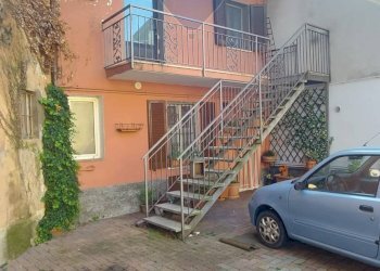 Casa all\'aperto - Casa semi indipendente Via Vittorio Veneto
 
12, Brebbia - foto 2