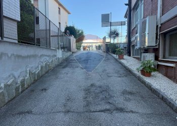 Edificio all\'aperto - Box Viale Valganna
 
128, Varese - foto 10