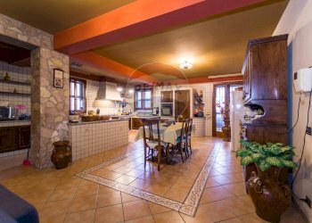 Sala da pranzo - Villa Via Falsomiele
 
83/C, Palermo - foto 18