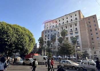 Edificio all\'aperto - Locale Commerciale Gradini San Liborio
 
13, Napoli - foto 2