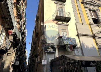Edificio all\'aperto - Locale Commerciale Gradini San Liborio
 
13, Napoli - foto 3
