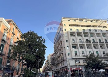 Edificio all\'aperto - Locale Commerciale Gradini San Liborio
 
13, Napoli - foto 5