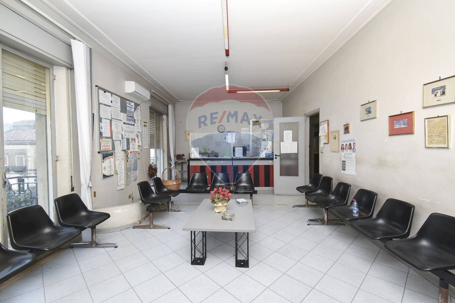 Soggiorno - Quadrilocale PIAZZA MONSIGNORE BONADIES
 
7, Giarre - foto 1