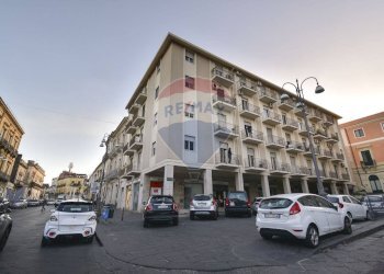 Edificio all\'aperto - Quadrilocale PIAZZA MONSIGNORE BONADIES
 
7, Giarre - foto 7