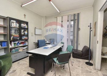 Ufficio - Quadrilocale PIAZZA MONSIGNORE BONADIES
 
7, Giarre - foto 3