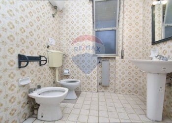 Bagno - Quadrilocale PIAZZA MONSIGNORE BONADIES
 
7, Giarre - foto 19