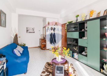 Soggiorno - Quadrilocale Via Papa Giovanni XXIII
 
85, Trecastagni - foto 2