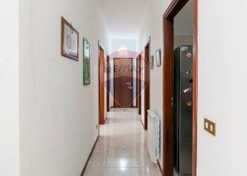 Hall / corridoio - Quadrilocale Via Papa Giovanni XXIII
 
85, Trecastagni - foto 4