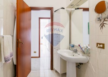 Bagno - Quadrilocale Via Papa Giovanni XXIII
 
85, Trecastagni - foto 6