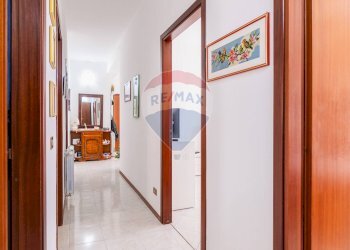 Hall / corridoio - Quadrilocale Via Papa Giovanni XXIII
 
85, Trecastagni - foto 16