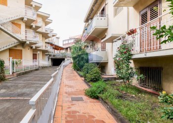 Edificio all\'aperto - Quadrilocale Via Papa Giovanni XXIII
 
85, Trecastagni - foto 33