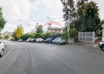 Edificio all\'aperto - Quadrilocale Via Papa Giovanni XXIII
 
85, Trecastagni - foto 36