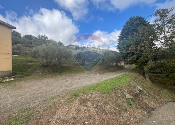 Vista delle montagne - Casa semi indipendente Contrada Sant'Antonio
 
snc, Fiumedinisi - foto 11