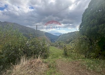 Vista delle montagne - Casa semi indipendente Contrada Sant'Antonio
 
snc, Fiumedinisi - foto 14