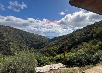 Vista delle montagne - Casa semi indipendente Contrada Sant'Antonio
 
snc, Fiumedinisi - foto 27