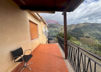 Balcone - Casa semi indipendente Contrada Sant'Antonio
 
snc, Fiumedinisi - foto 6