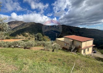 Vista delle montagne - Casa semi indipendente Contrada Sant'Antonio
 
snc, Fiumedinisi - foto 73