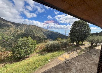 Vista delle montagne - Casa semi indipendente Contrada Sant'Antonio
 
snc, Fiumedinisi - foto 83