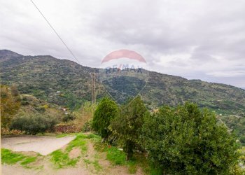 Vista delle montagne - Casa semi indipendente Contrada Sant'Antonio
 
snc, Fiumedinisi - foto 115