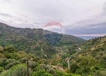 Vista delle montagne - Casa semi indipendente Contrada Sant'Antonio
 
snc, Fiumedinisi - foto 125